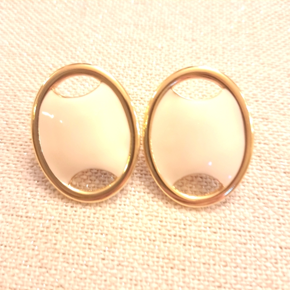 MONET 80s clip on earrings